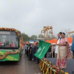 मुख्यमंत्री ने ईवी बसों को दिखाई हरी झंडी