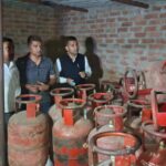 265 सिलेंडर जब्त