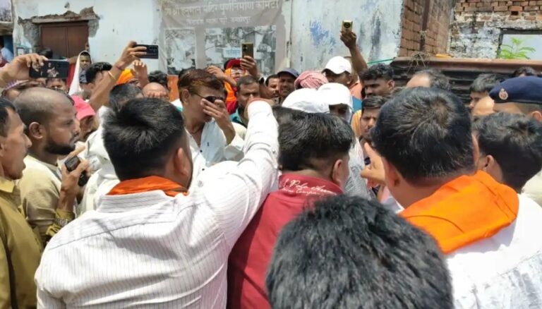अतिक्रमण हटाओ कार्रवाई पर बवाल