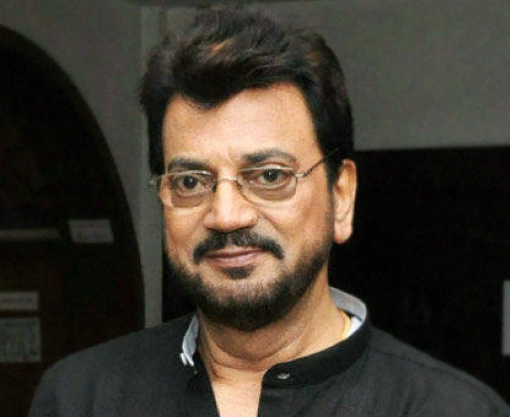 ईवीएम गड़बड़ी के कारण वोट दिए बिना लौटे चिरंजीत 01