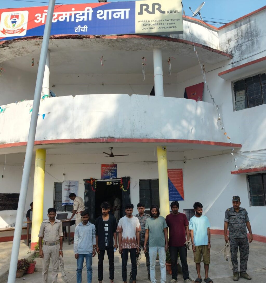 छह तस्कर गिरफ्तार
