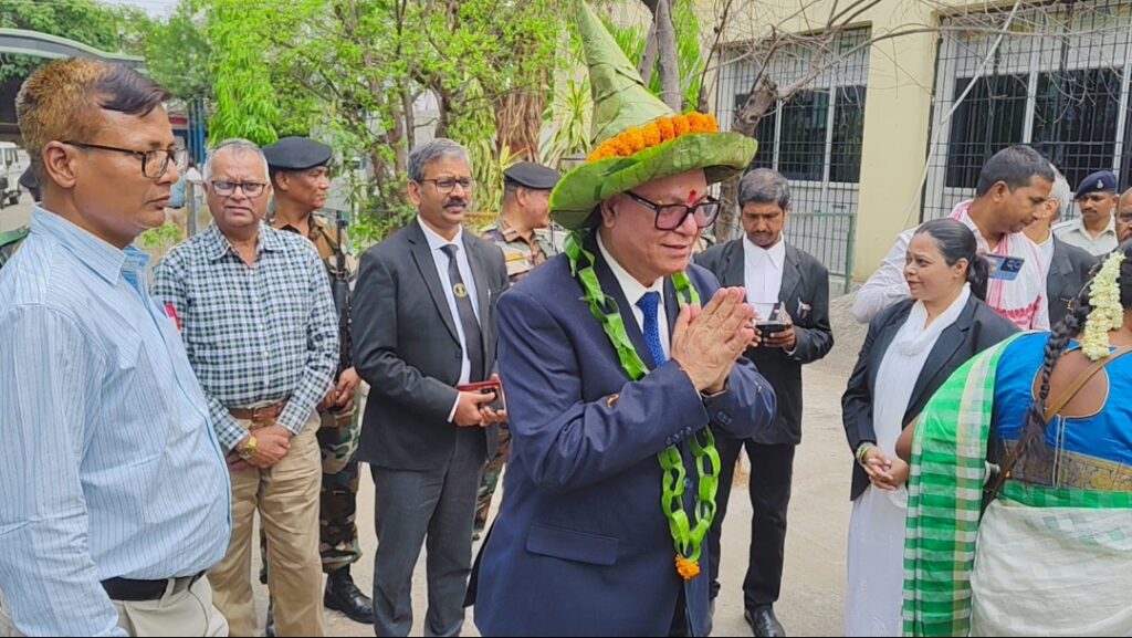 जिला अदालत का किया निरीक्षण