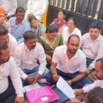 टाटा मोटर्स गेट पर चला विरोध खत्म