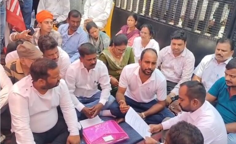 टाटा मोटर्स गेट पर चला विरोध खत्म