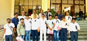 पत्रकारों ने जताया रोष