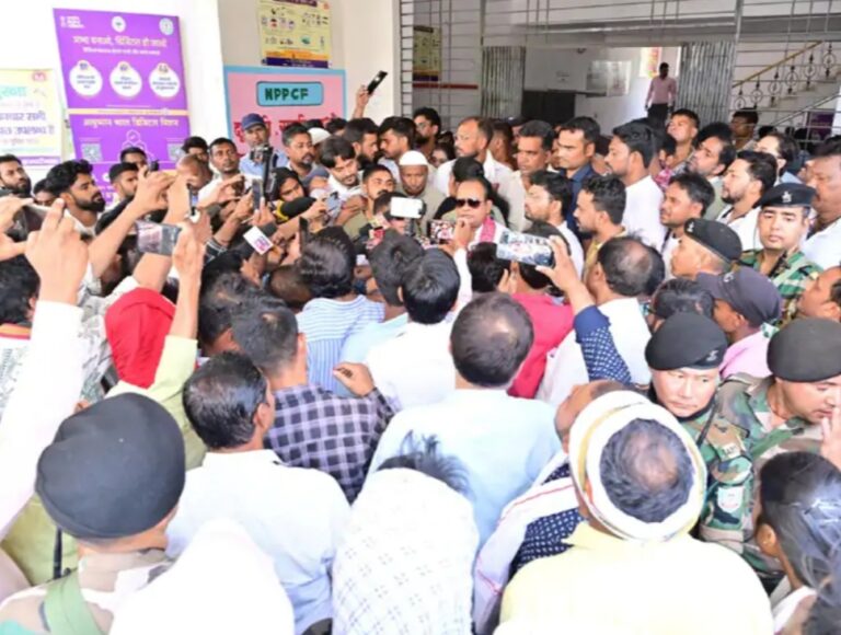 पत्रकारों पर हमला