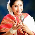 पार्श्व गायिका आशा भोसले