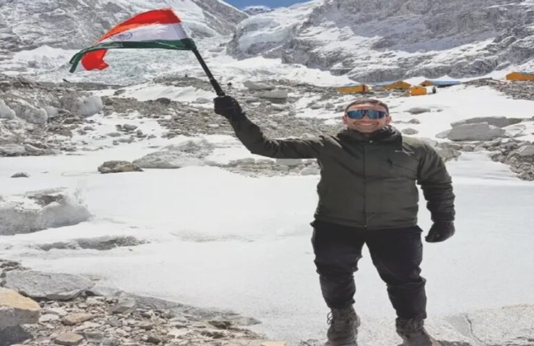 फतह किया माउंट एवरेस्ट बेस कैंप