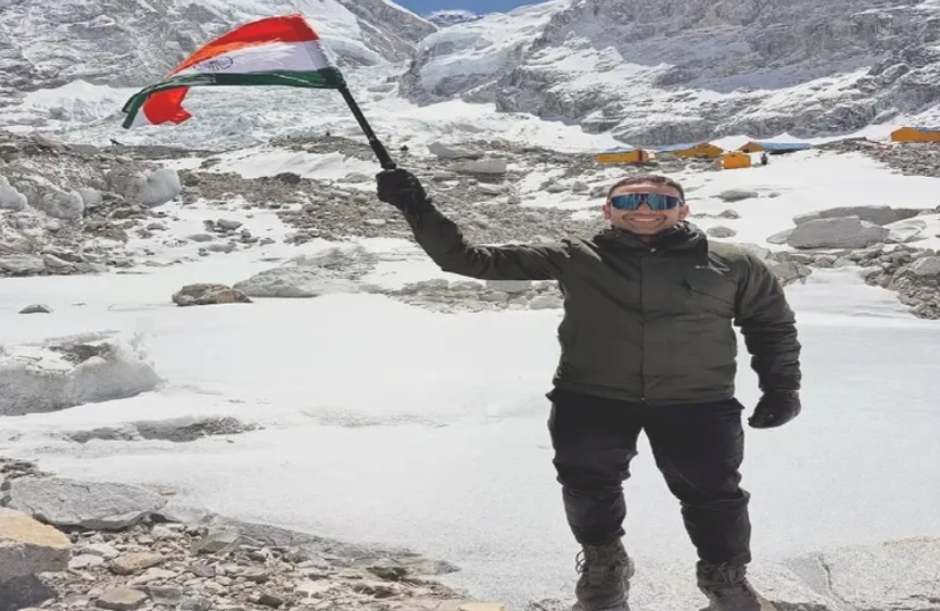 फतह किया माउंट एवरेस्ट बेस कैंप