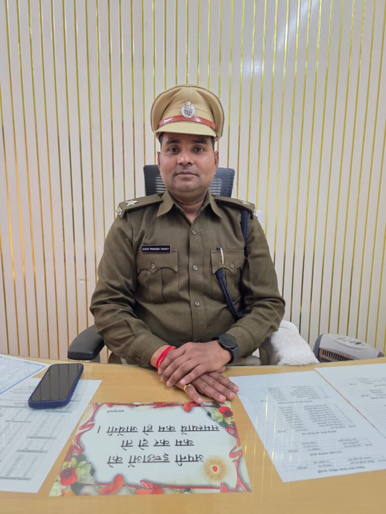 फर्जी पुलिस वालों की तलाश