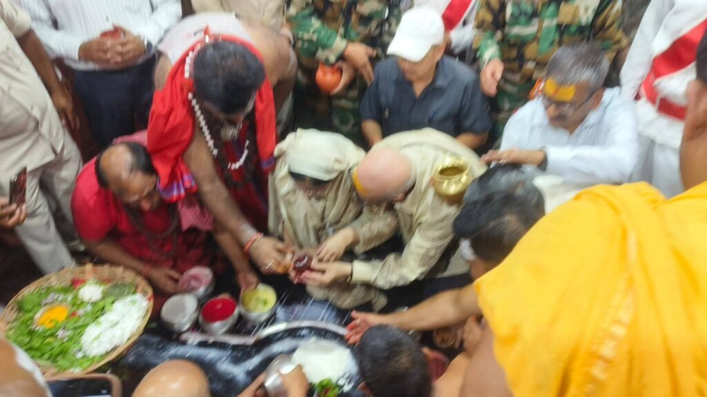 मुख्य न्यायाधीश ने बाबा बैद्यनाथ मंदिर में की पूजा अर्चना