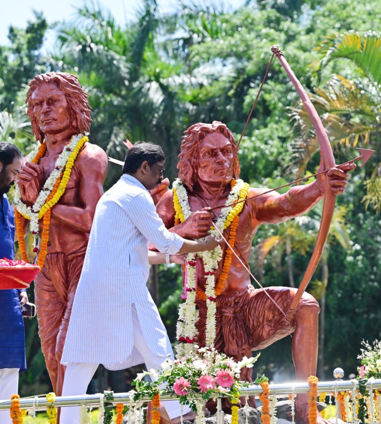 वीर सपूत सिधू-कान्हू हेमंत सोरेन