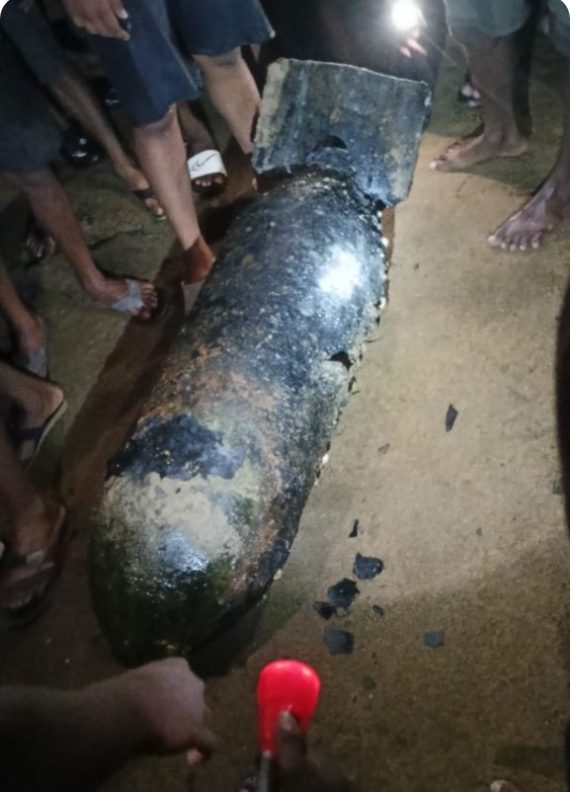 संदिग्ध सिलेंडरनुमा बम