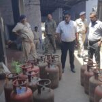 सिलेंडर जब्त