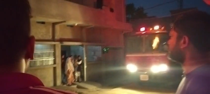 कपड़े के गोदाम में लगी आग