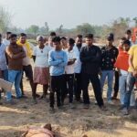 खेत में मिला शव