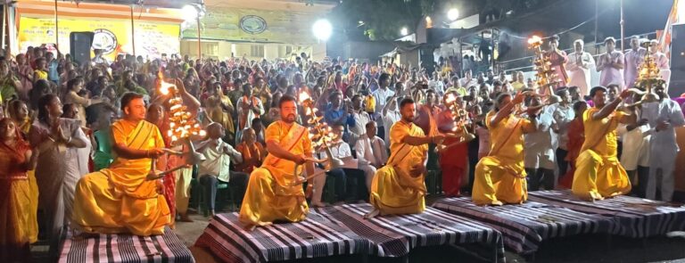 गंगा दशहरा महोत्‍सव में गंगा आरती