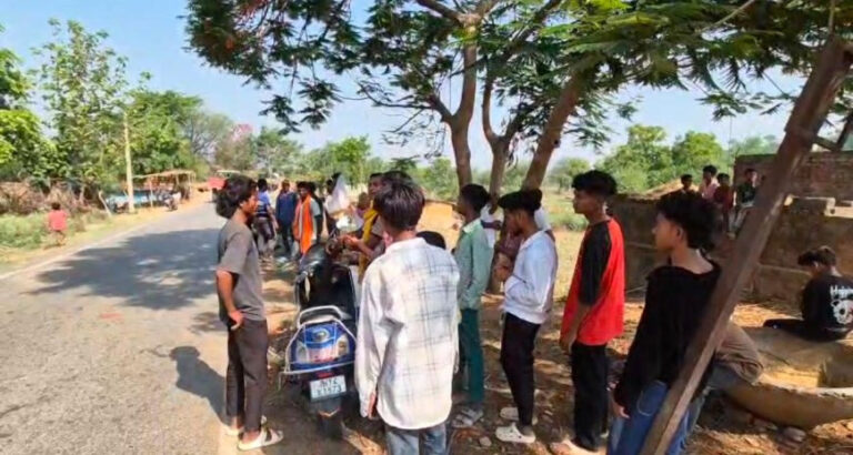 गढ़वा में दो सड़क हादसे