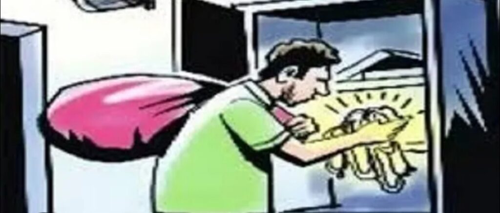 ताला तोड़कर चोरी
