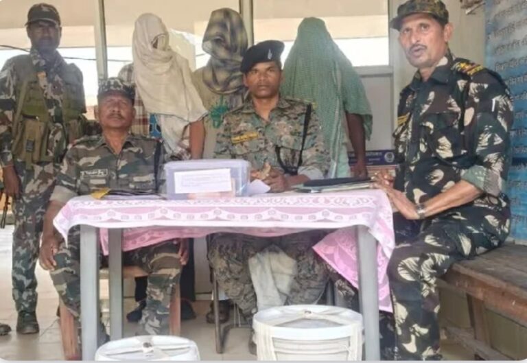 तीन तस्कर गिरफ्तार
