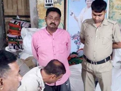 नदिया में राहत सामग्री जमा करने के आरोप में नवद्वीप नगरपालिका अध्यक्ष हिरासत में 01