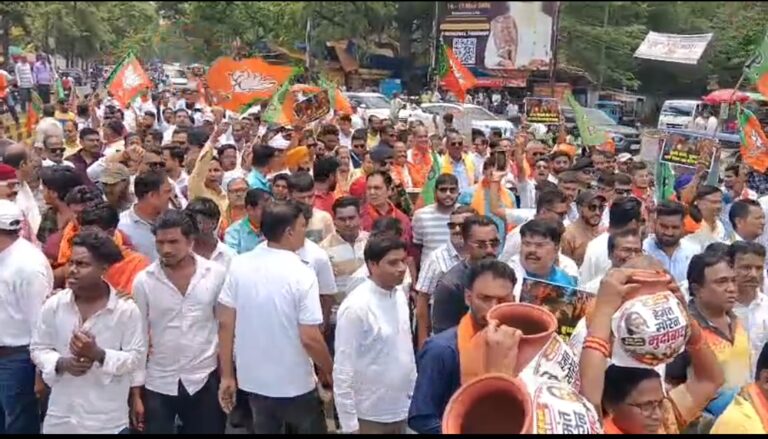 बिजली-पानी को लेकर प्रदर्शन 2