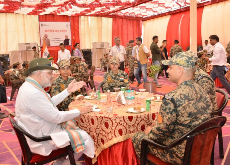 राजस्थान सीमा पर पहुंचे अमित शाह