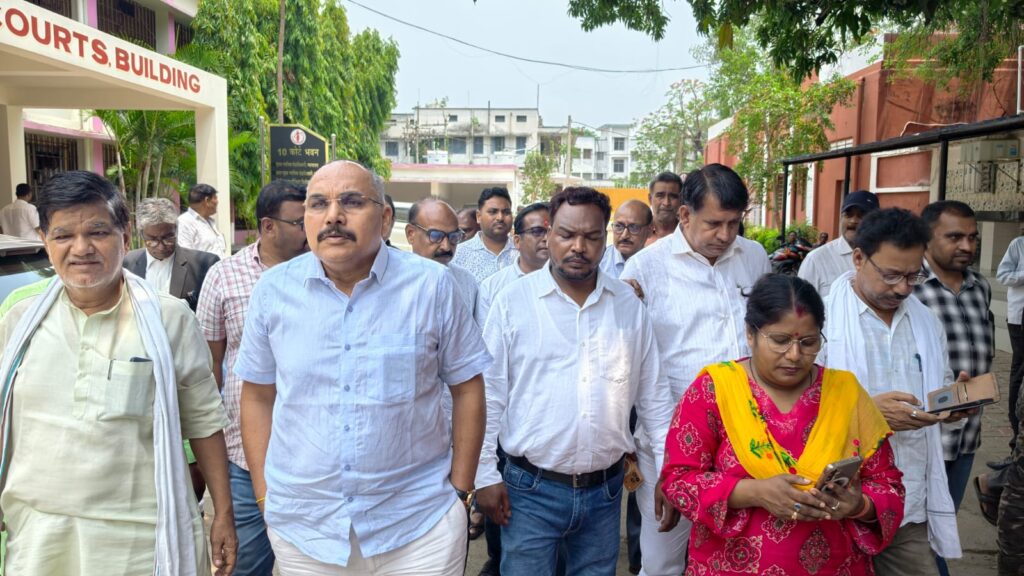 विधायक प्रदीप यादव को एक साल की सजा