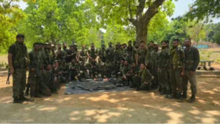 हथियार और विस्फोटकों का जखीरा बरामद
