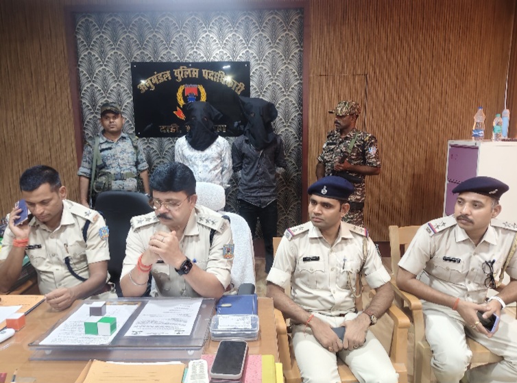जीजा सहित दो गिरफ्तार