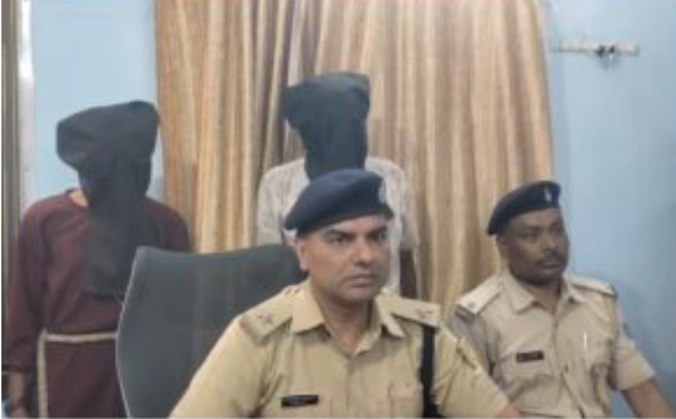 दो आरोपित गिरफ्तार,