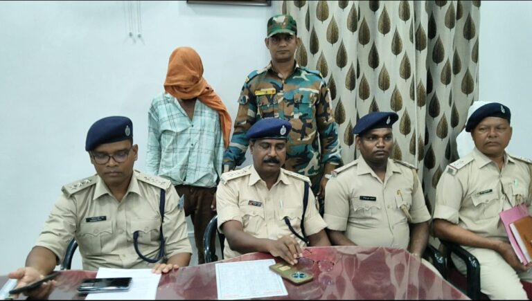 हत्या का खुलासा आरोपित गिरफ्तार