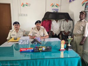 तीन अपराधी गिरफ्तार