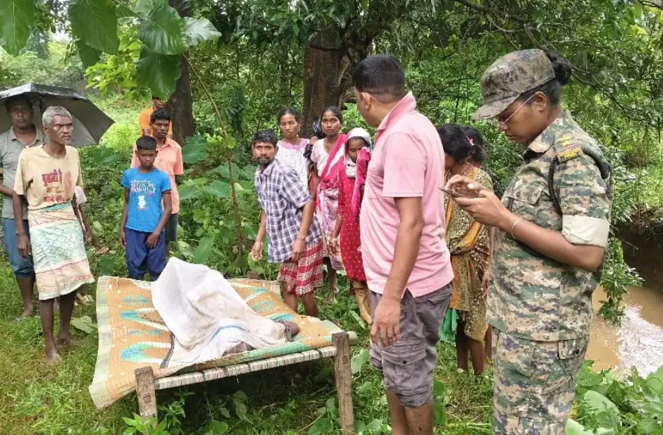 नाले से युवक का शव बरामद