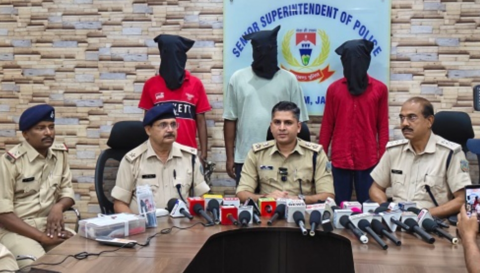 फायरिंग मामले में तीन गिरफ्तार