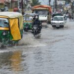 बारिश वज्रपात और तेज हवा