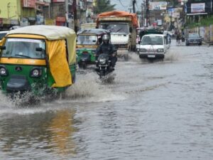 भारी बारिश