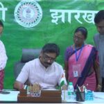 मुख्यमंत्री ने एन्यूमरेशन प्रपत्र जमा किया