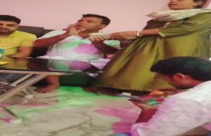 लापता तृणमूल कांग्रेस प्रधान का पैसे बांटने का वीडियो वायरल 01