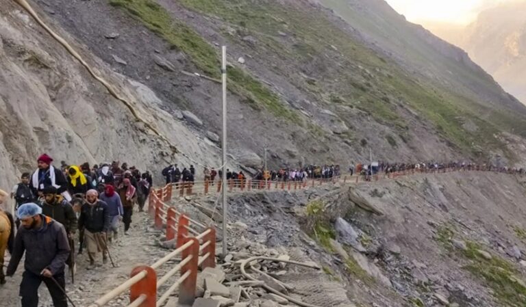 जम्मू से 964 अमरनाथ तीर्थयात्री बालटाल रवाना 01