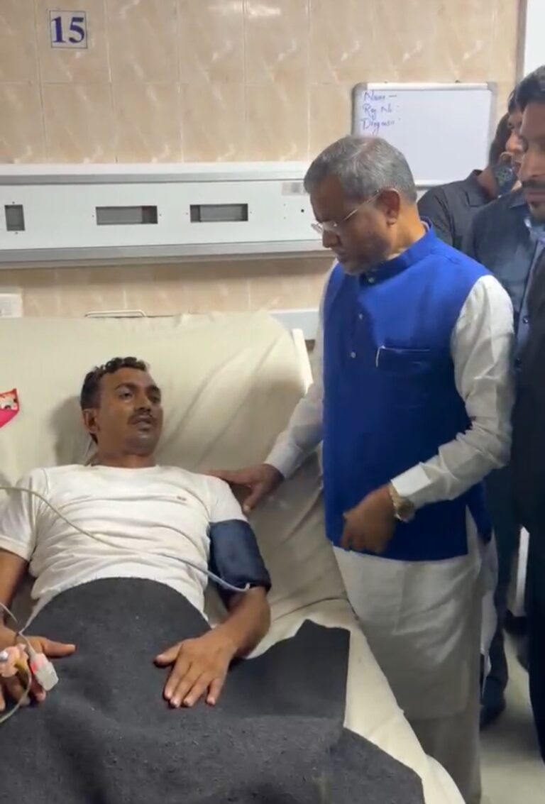 बाबूलाल मरांडी अस्पताल पहुंचे