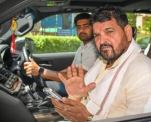 भाजपा नेता बृजभूषण शरण सिंह महिला पहलवानों के यौन शोषण मामले में बरी 01