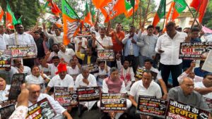 विधानसभा घेराव के दौरान बाबूलाल मरांडी समेत भाजपा नेता हिरासत में