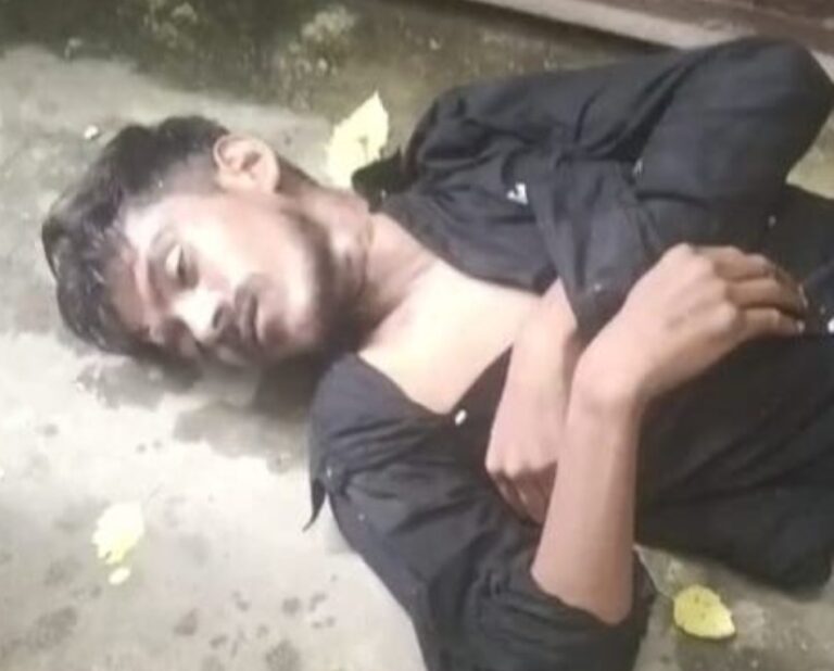 सड़क किनारे मिला शव