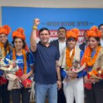 हरियाणा के पदकवीरों का हवाई अड्डे पर स्वागत 01