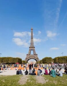 EIFFEL TOWER
