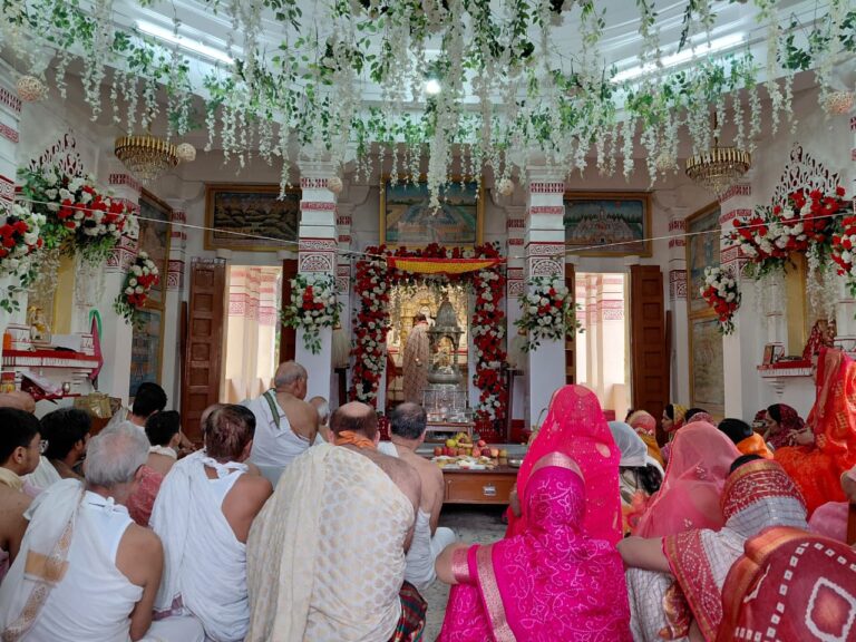 तीर्थंकरों के जीवन और संदेशों पर प्रवचन