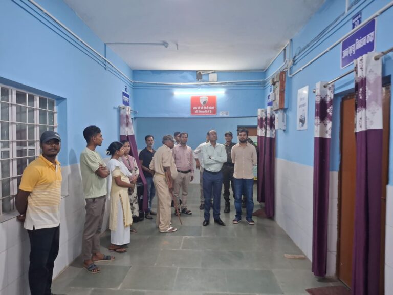 पाटन सीएचसी में औचक निरीक्षण
