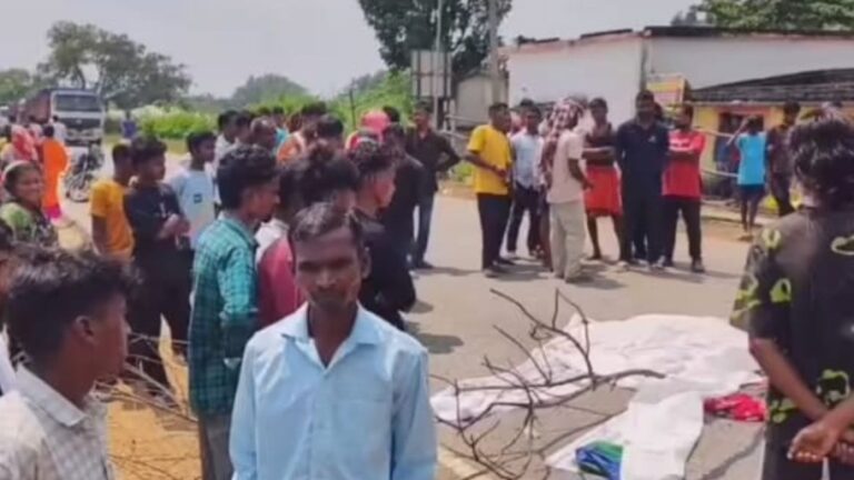 हाइवा ने बाइक सवार दंपती को कुचला