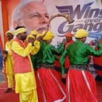 प्रधानमंत्री नरेन्द्र मोदी वाराणसी पहुंचे, एयरपोर्ट पर भव्य स्वागत